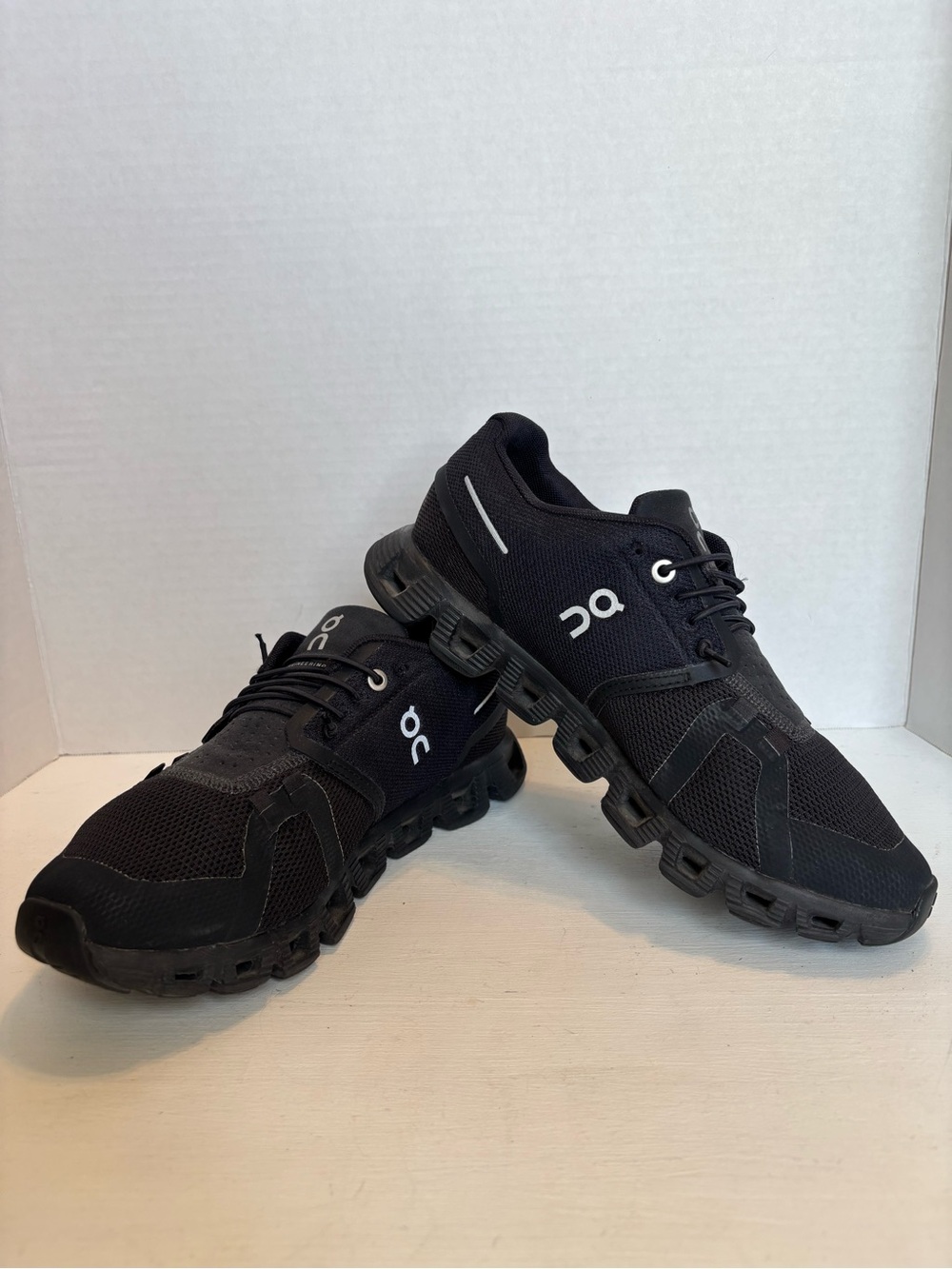 On Cloud 5 All black athletic sneakers shoes size women’s US 7.5